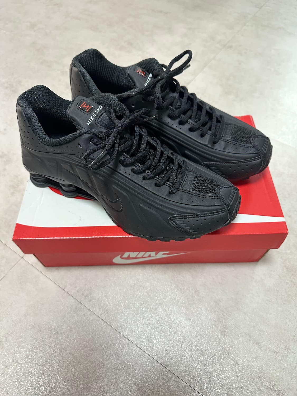 나이키 샥스 R4 블랙(260) 상품이미지1