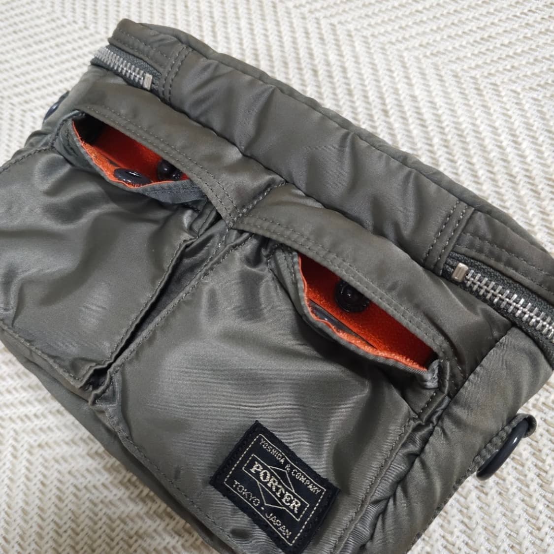 요시다포터 탱커 카메라백 스몰 S 실버 그레이 (숄더끈 결품) 상품이미지5