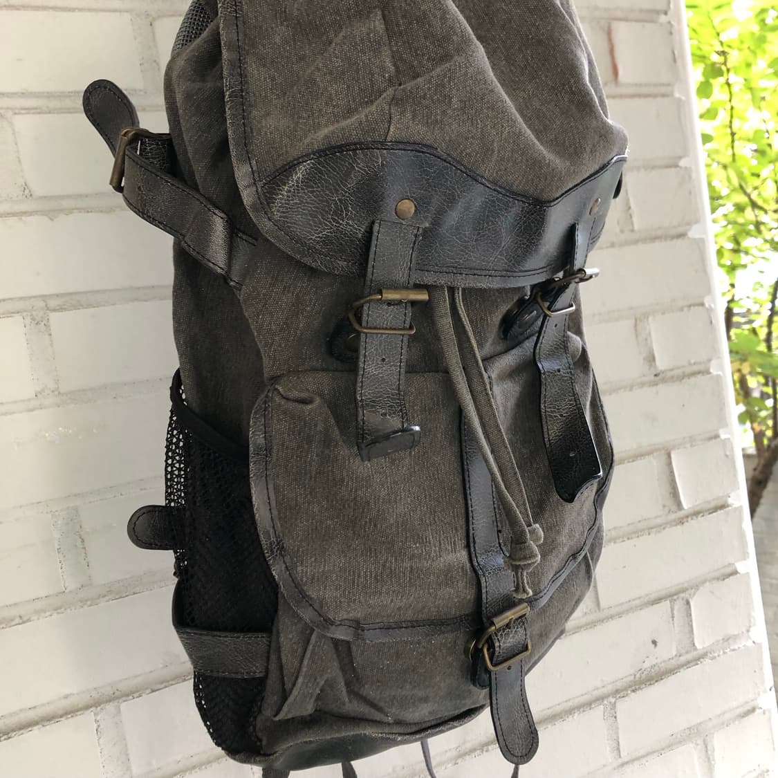 그레이 가죽 빈티지 백팩 상품이미지3