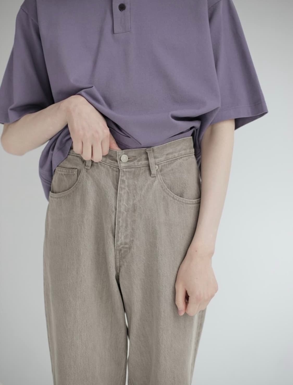 오라리 22시즌 모카브라운 와이드 데님 28 사이즈 팝니다. 상품이미지1