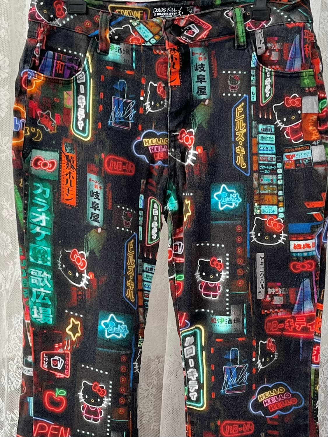 L) 돌스킬 Dolls Kill 헬로키티 부츠컷 팬츠 갸루y2k 상품이미지3
