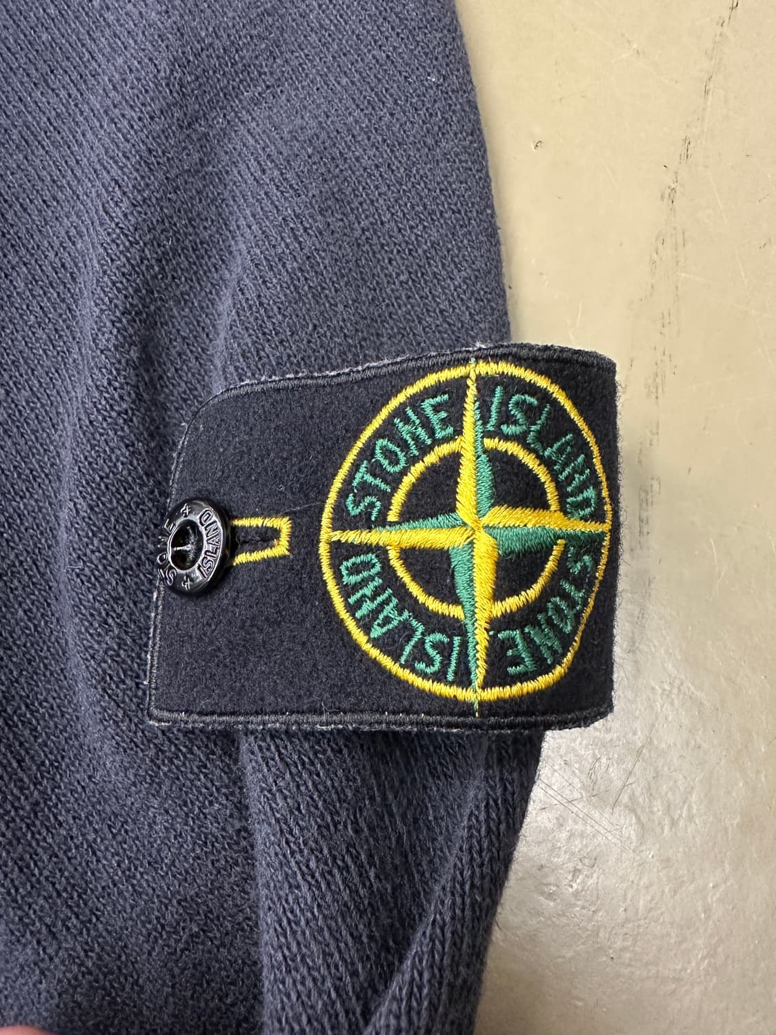 스톤 아일랜드 네이비 집업 상품이미지3