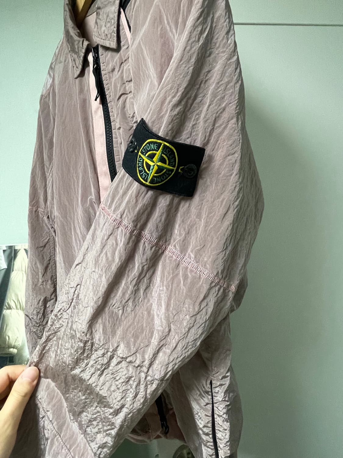 [XL] 18FW 스톤아일랜드 나일론 자켓 로즈쿼츠 상품이미지3