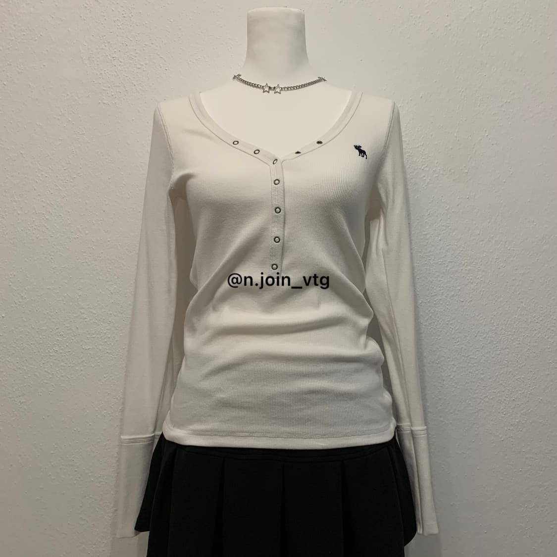 아베크롬비 헨리넥 화이트 롱슬리브 상품이미지1