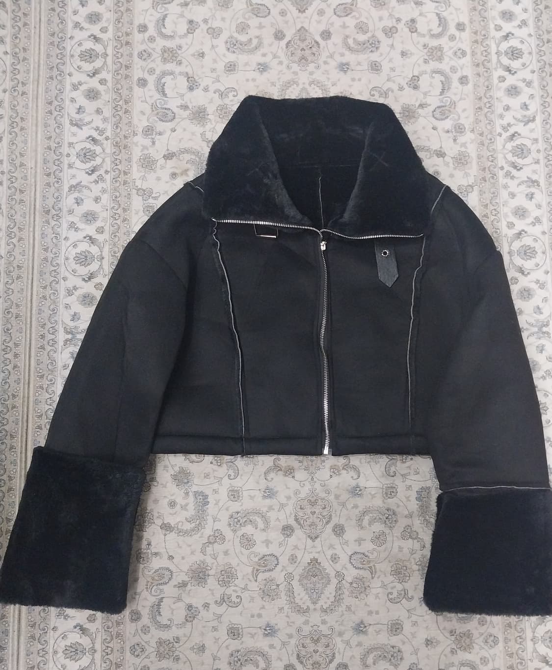 블랙 스웨이드 크롭 무스탕 자켓 상품이미지1