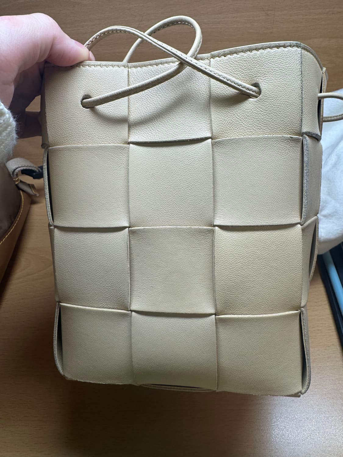 보테가 베네타 버킷백 스몰 포리지 상품이미지3