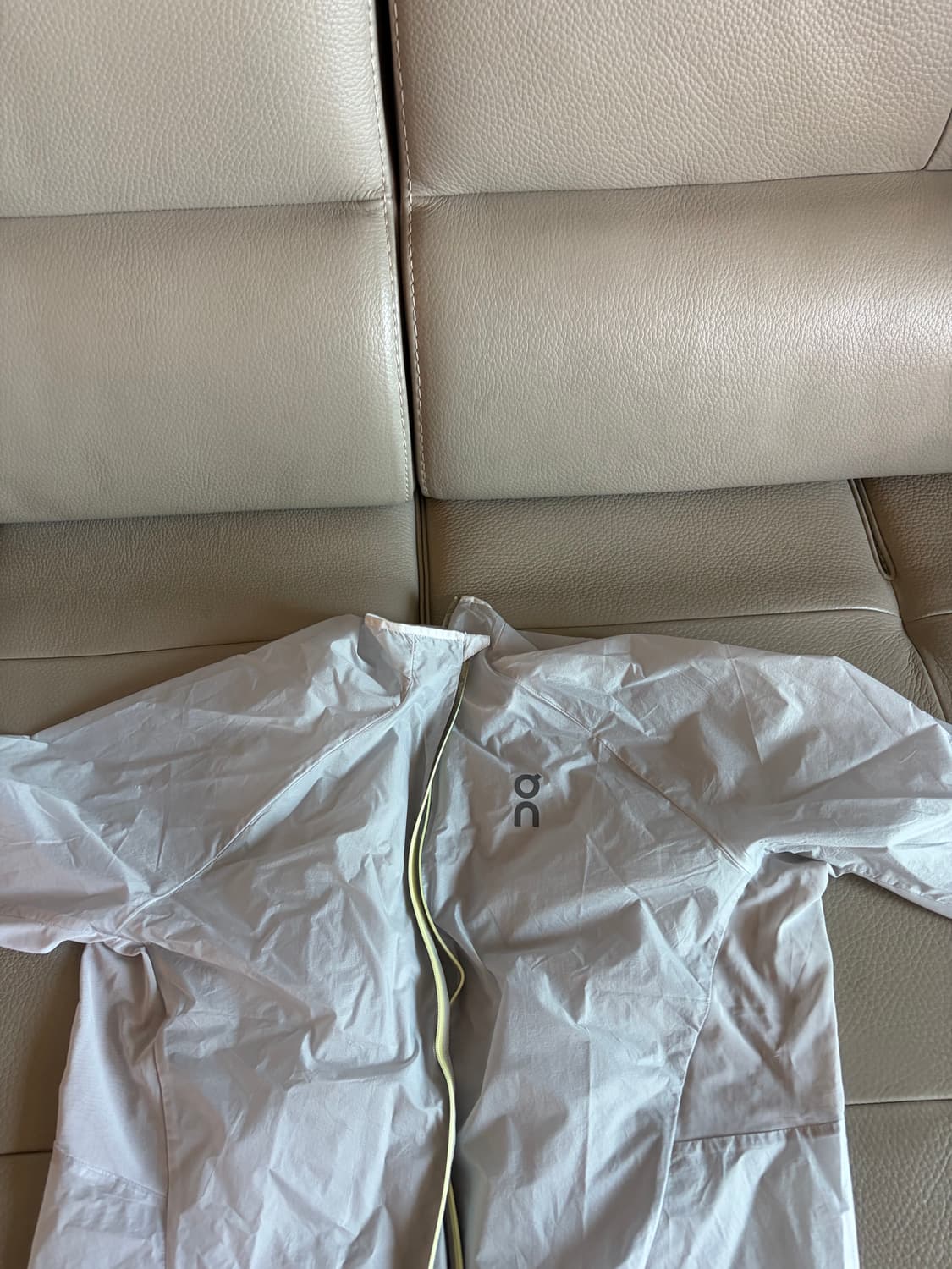 온러닝 제로 자켓 m 화이트 바람막이 상품이미지1