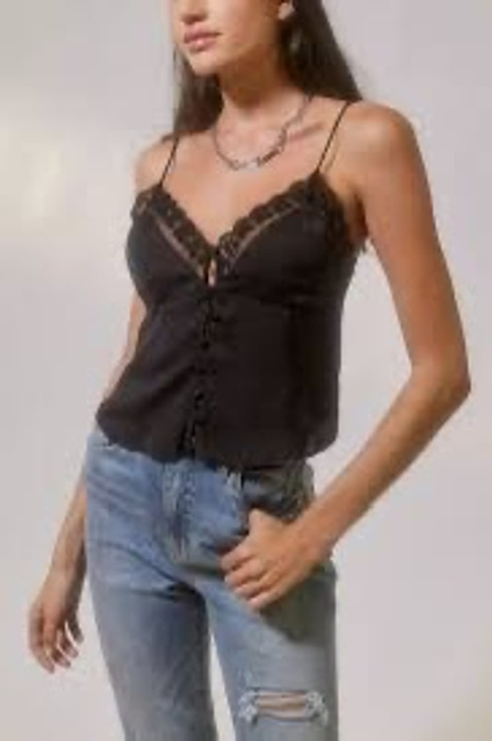 얼반아웃피터스 dinner & drinks 레이스 실키 캐미 탑 상품이미지4