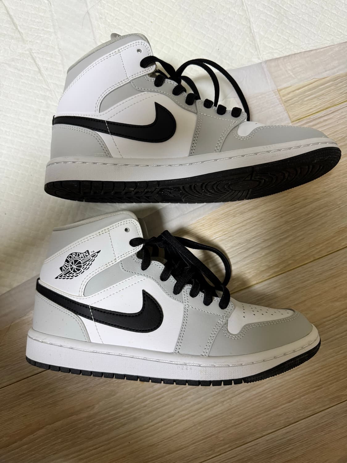 나이키 조던 1 미드 그레이 포그 235사이즈 상품이미지2