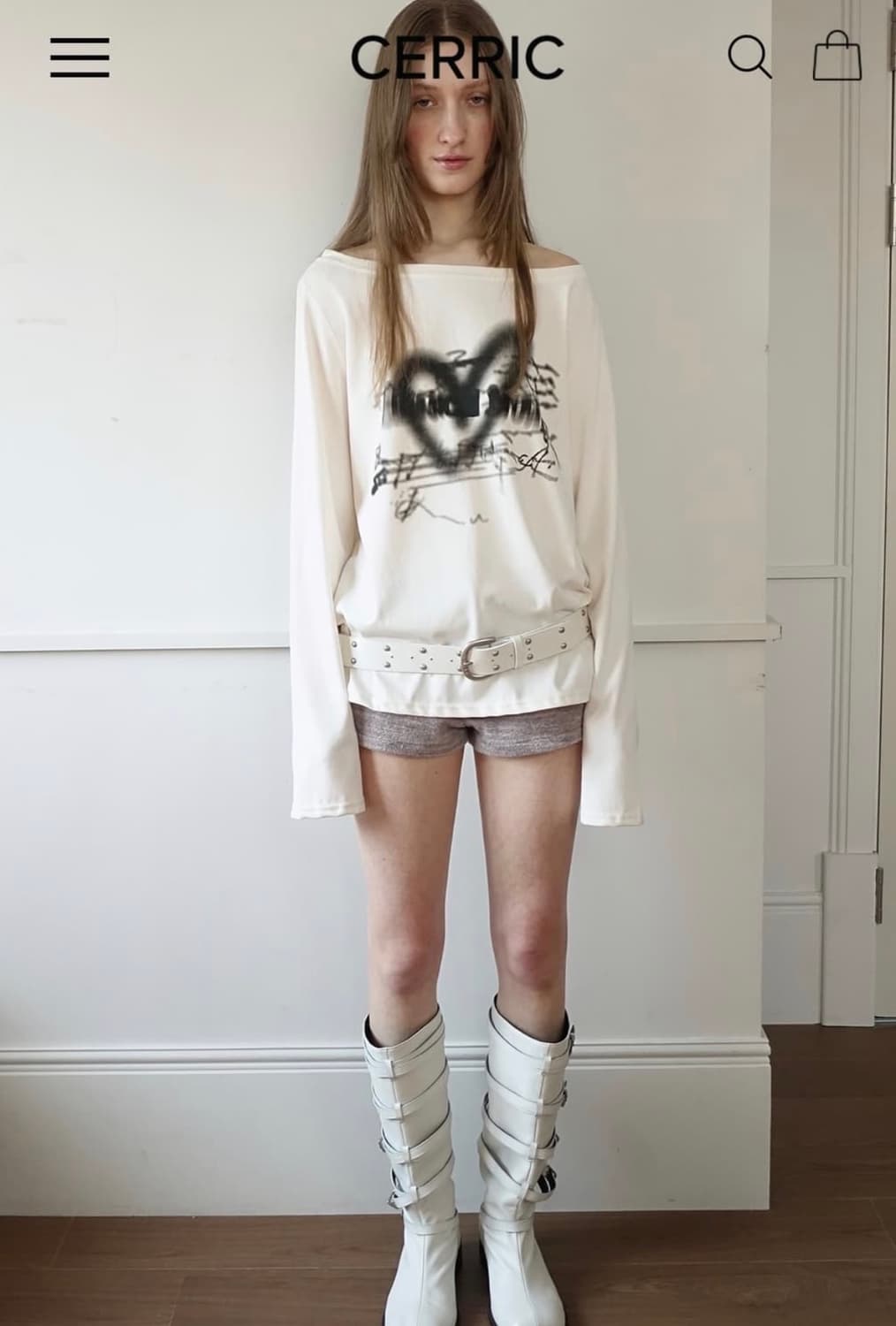 세릭 하트 보트 넥 탑 아이보리 상품이미지1