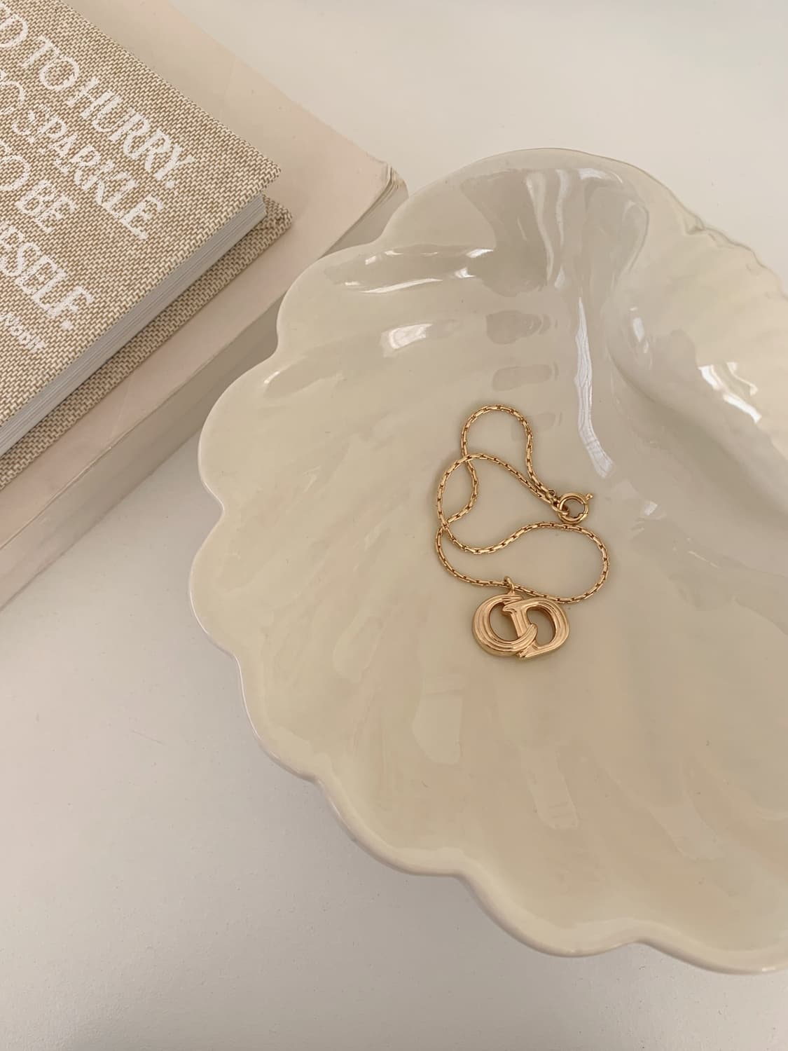 [ 디올 ] 디올 골드 로고 팔찌 상품이미지7