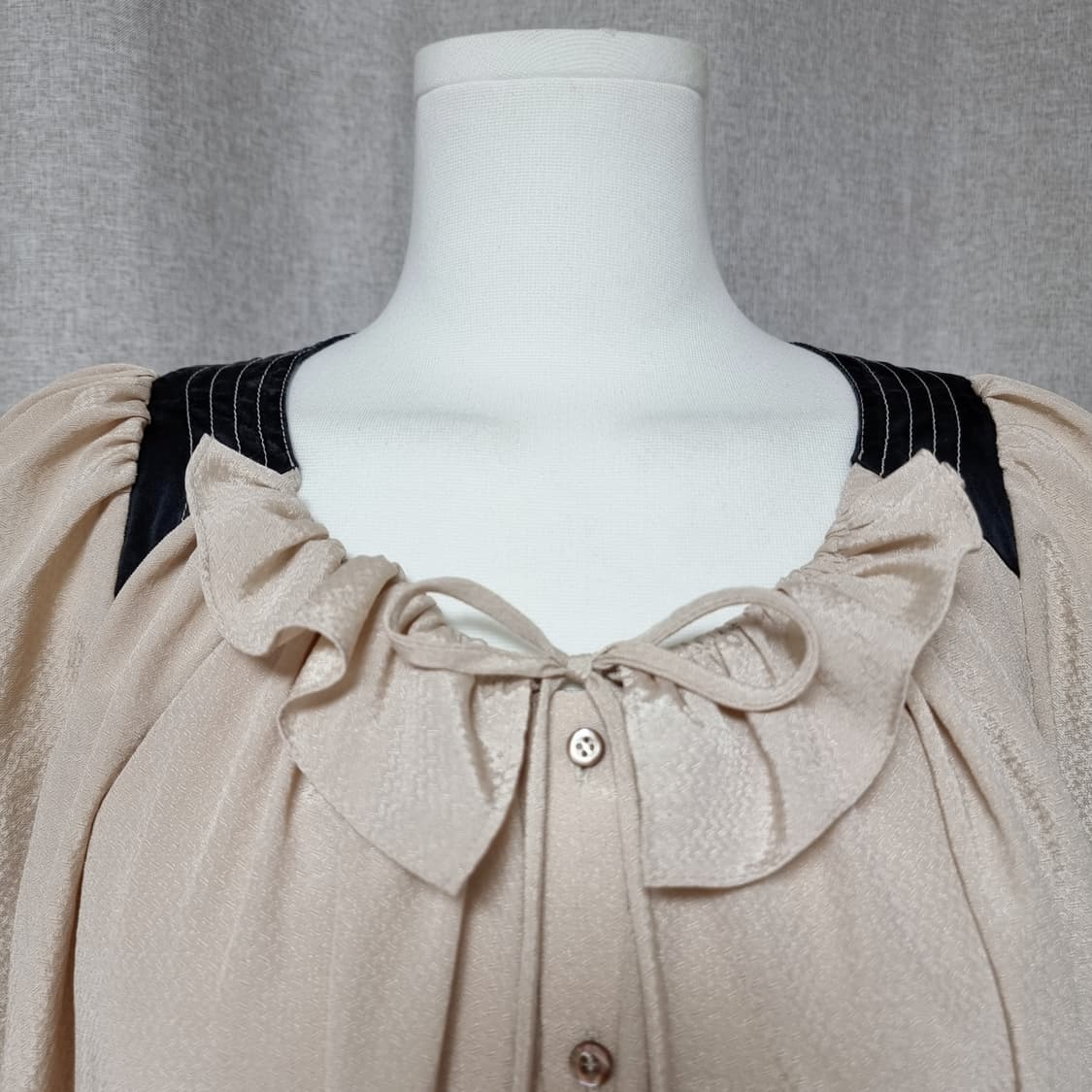 마쥬 maje 프릴카라 원피스 (55) 상태최상 상품이미지5