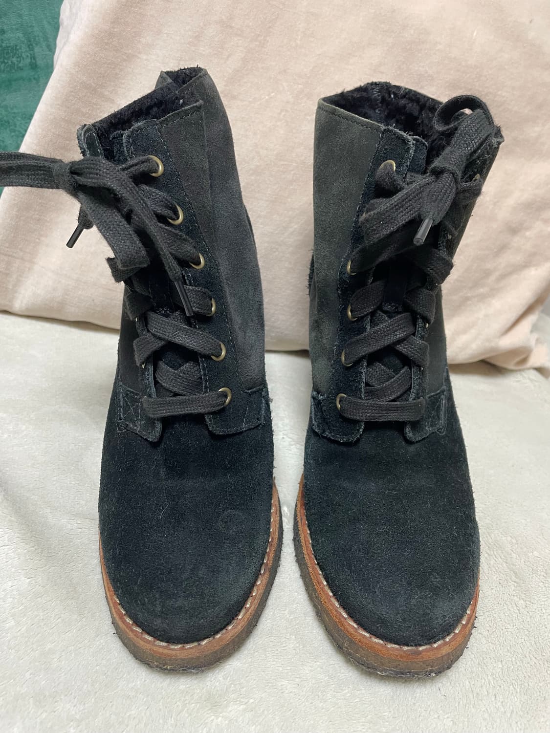 UGG 소피아 스웨이드 앵클 부츠 230 상품이미지3