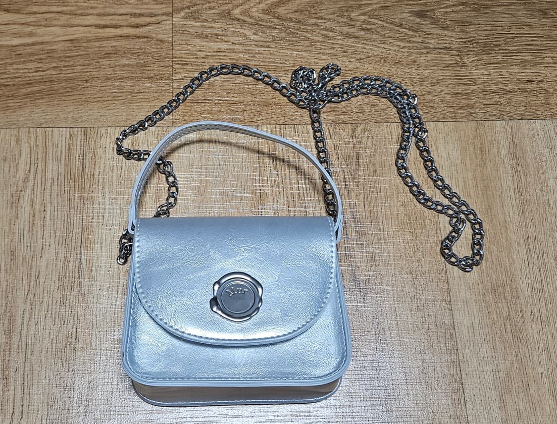 무르 레터백 실버 미니 크로스백 상품이미지3