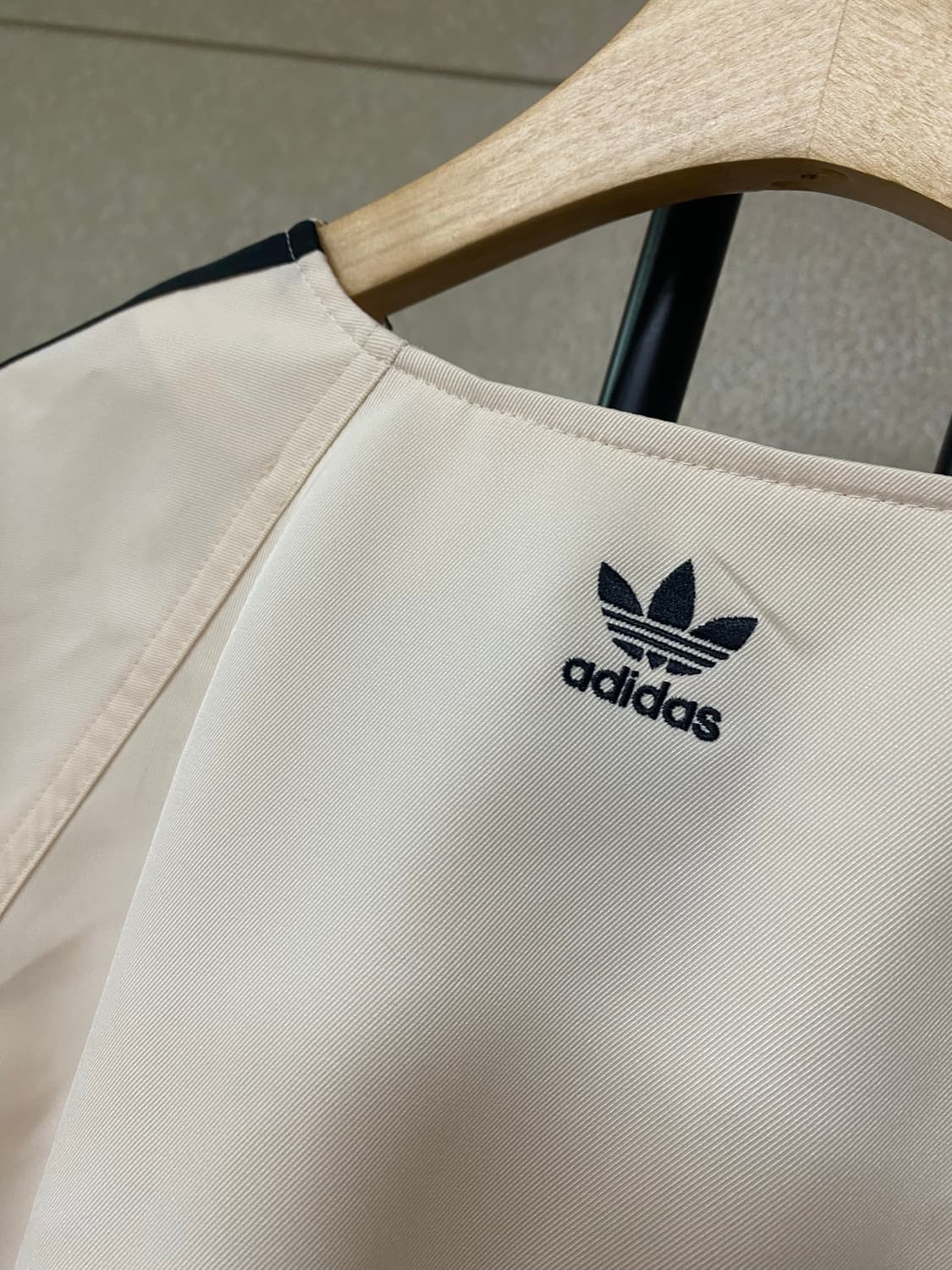 아디다스 3선 크롭 트렌치 XS 상품이미지5