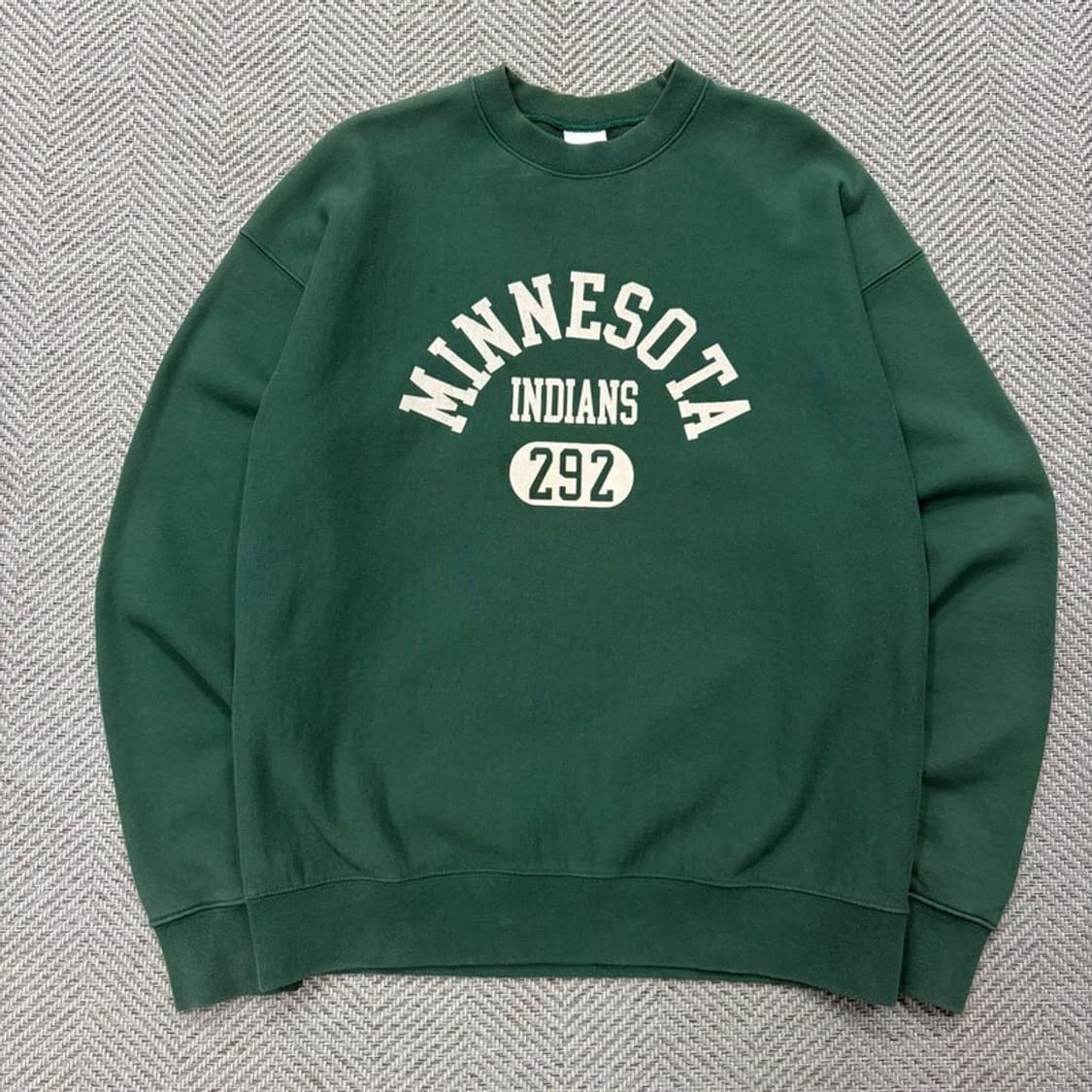 아웃스탠딩 vsc 미네소타 맨투맨 v2325 상품이미지1