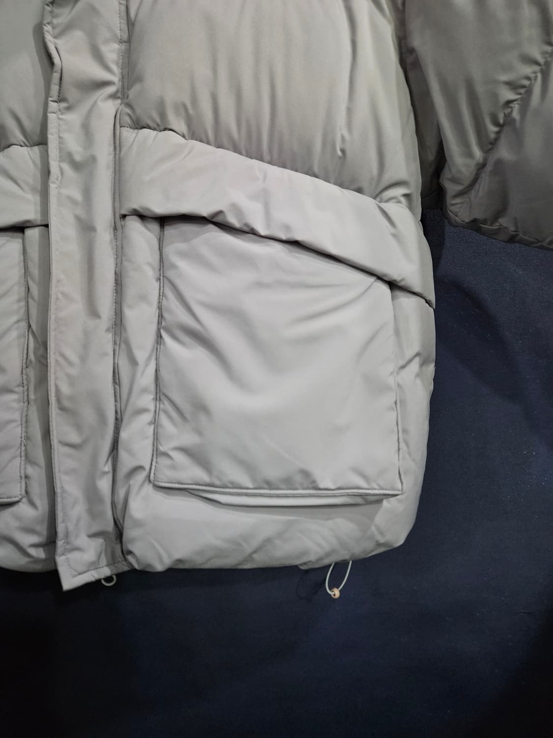 코드그라피 라이트그레이 남성 세미오버핏 95 덕다운 숏패딩  상품이미지6