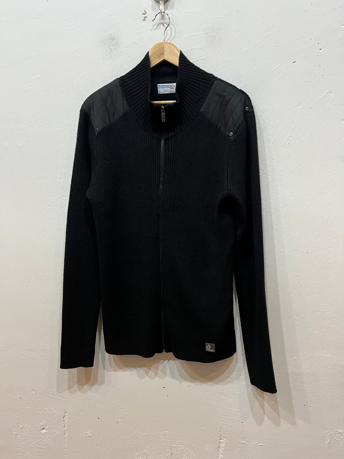 리바이스 DENIZEN 숄더패치 골지 니트집업 블랙 XL 상품이미지1