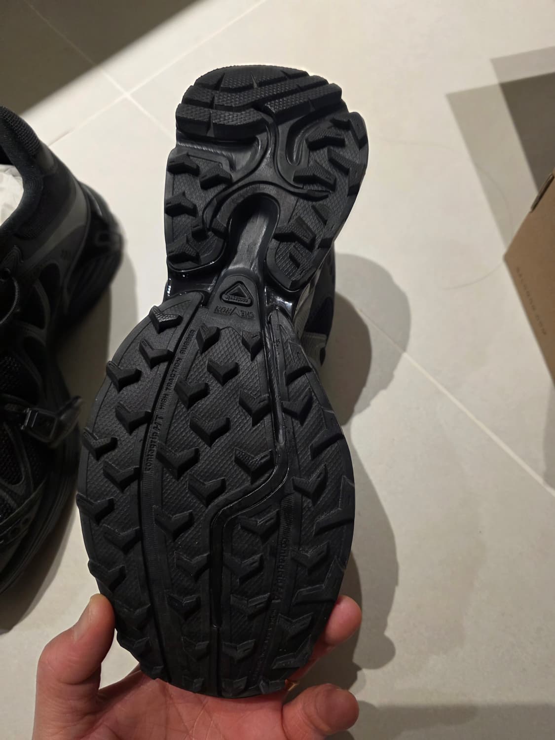 살로몬 위스퍼 240 판매합니다 상품이미지9