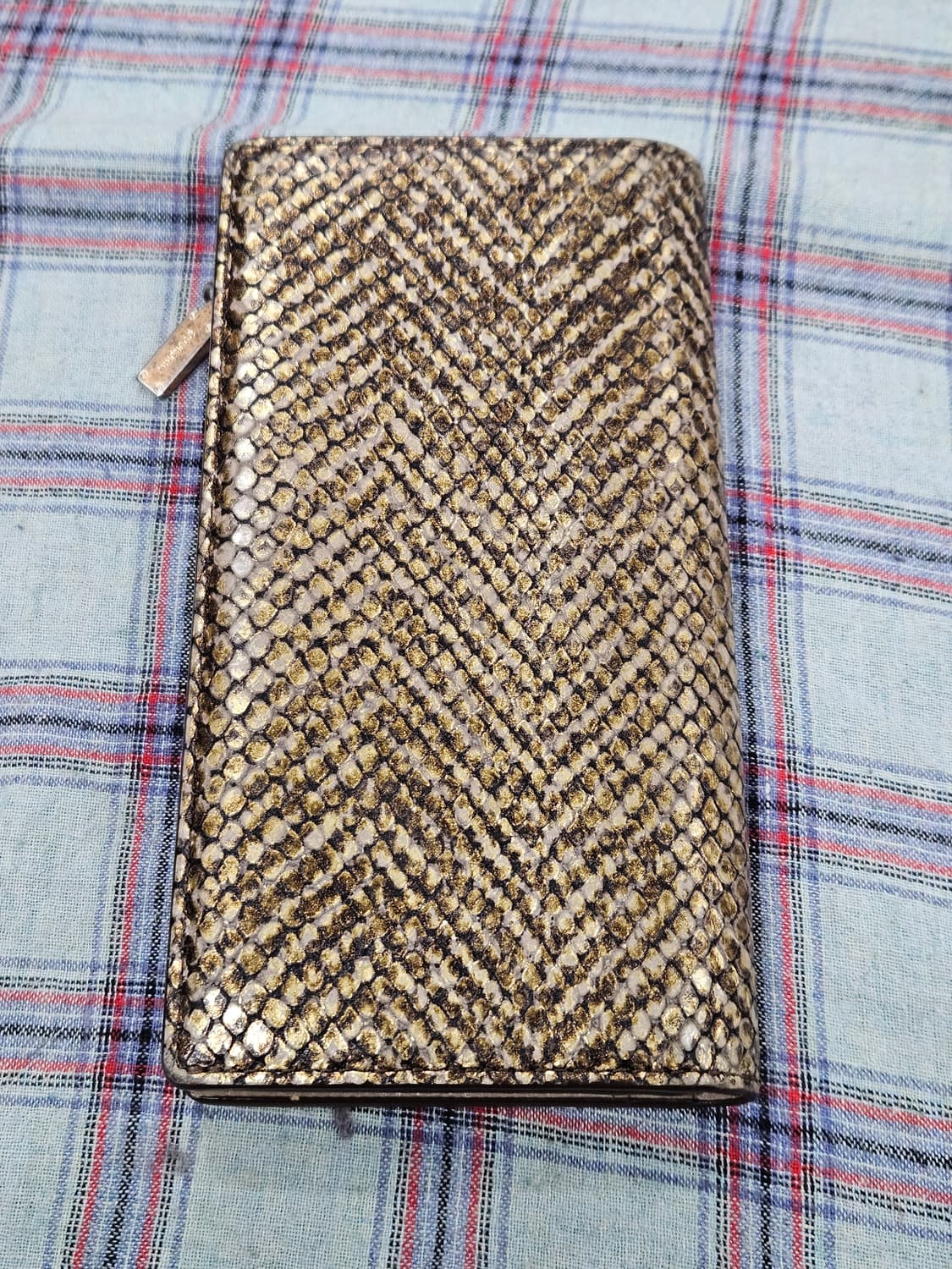 쿠론(COURONNE) 골드 뱀피무늬 여성 장지갑 상품이미지3