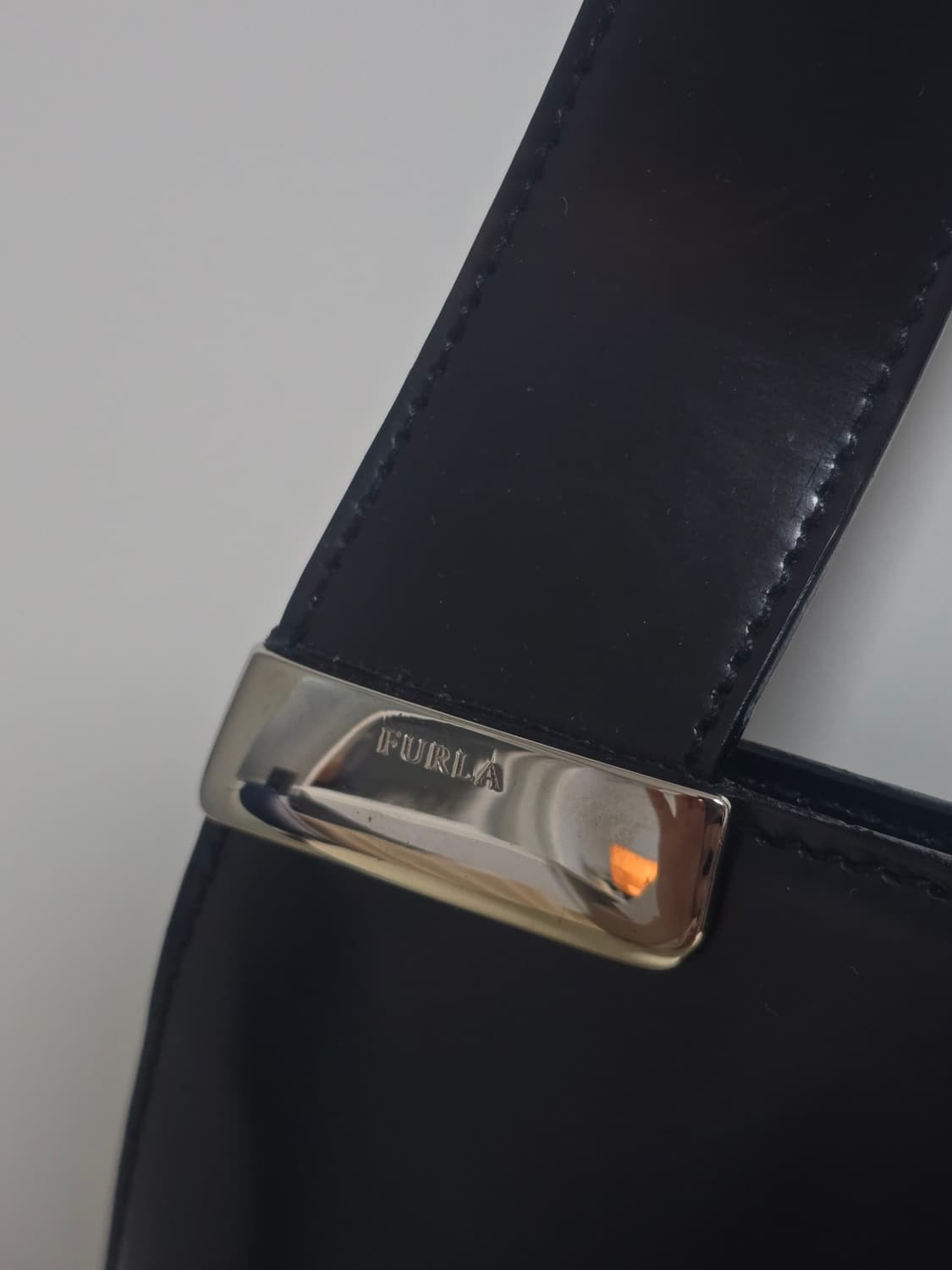 FURLA 훌라 페이턴트 레더 호보백 블랙  상품이미지4