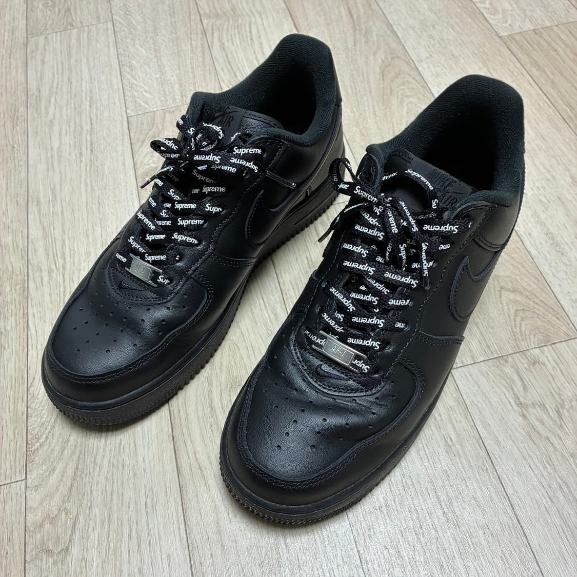 [새상품급] 나이키 x 슈프림 에어포스 1 로우 블랙 (260) 상품이미지3