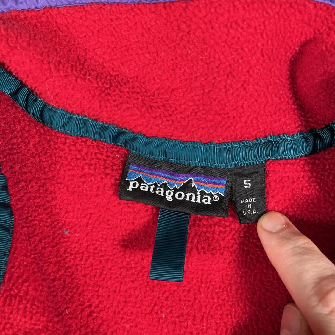 95FW 파타고니아 신칠라 스냅-T 플리스 레드 퍼플 포켓 상품이미지5