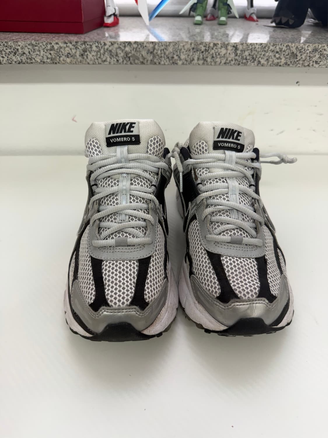 정품) 나이키 줌 보메로 5 운동화 260 상품이미지1