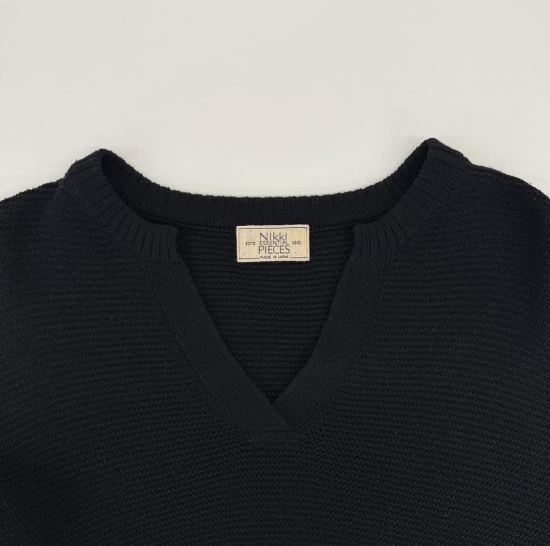 Nikki Essential Pieces v넥 니트 상품이미지3