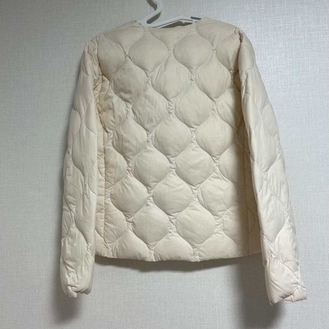 지오다노 퀄팅 구스다운 경량패딩 아이보리 화이트 S  상품이미지5