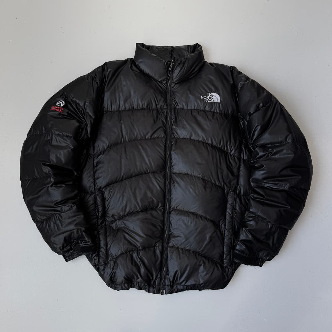 노스페이스 고프코어 써밋시리즈 덕다운 애벌레 경량패딩 블랙 상품이미지2