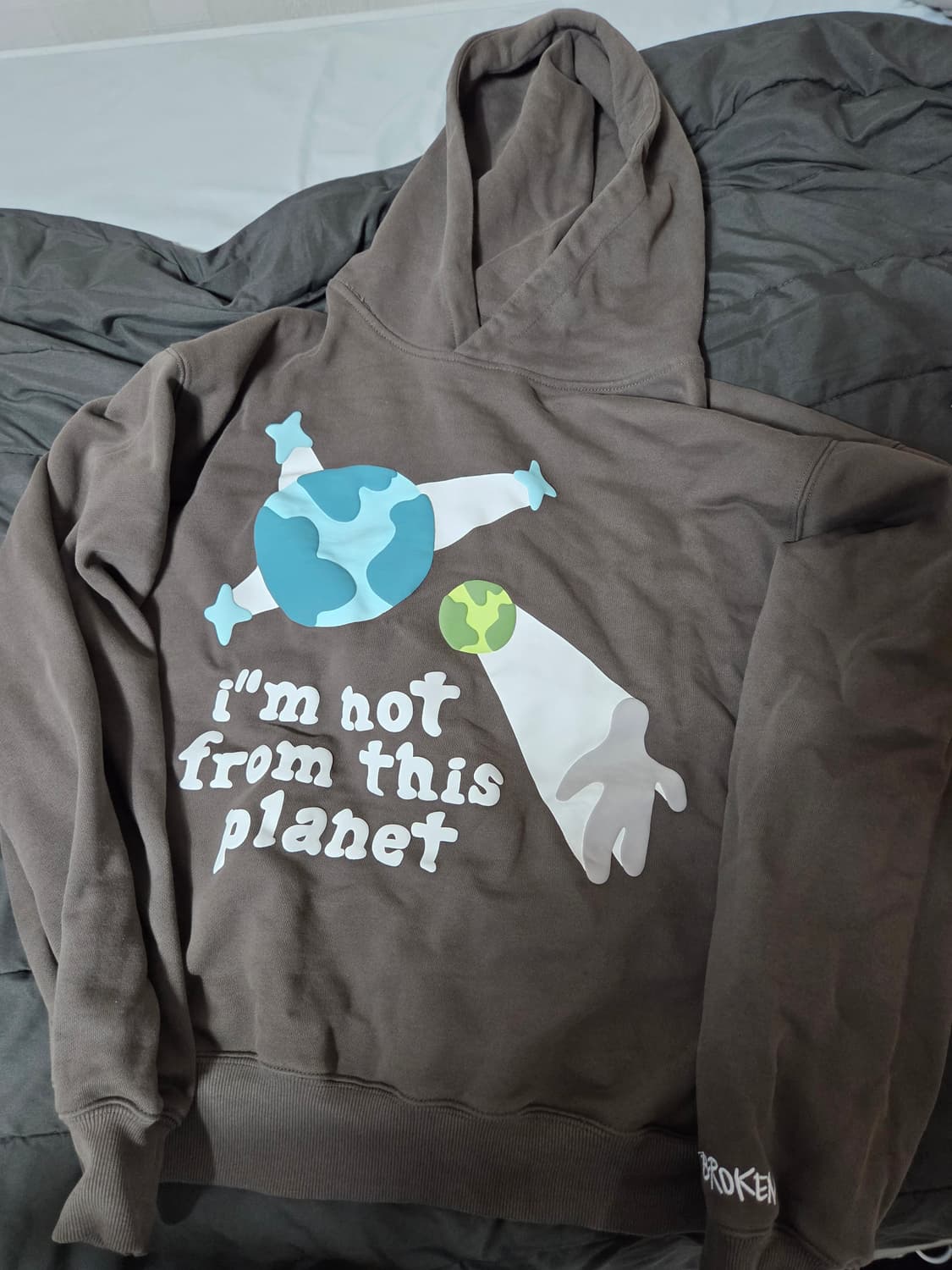 L 브로큰 플래닛 I'm not from this planet 후드브라운 상품이미지1