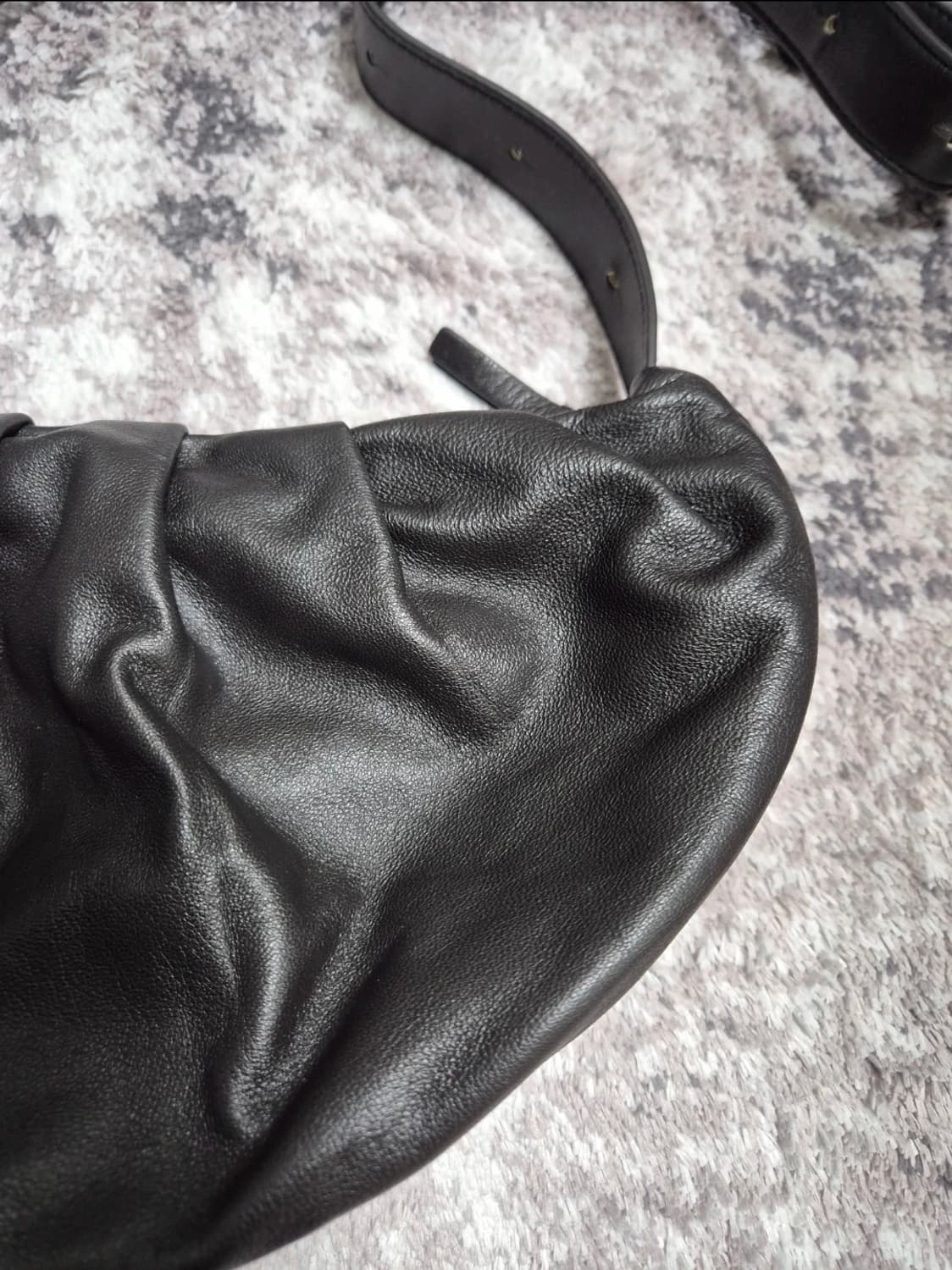 던스트 양가죽 만두백 유니섹스 가방 호보백 클래식브라운 상품이미지4