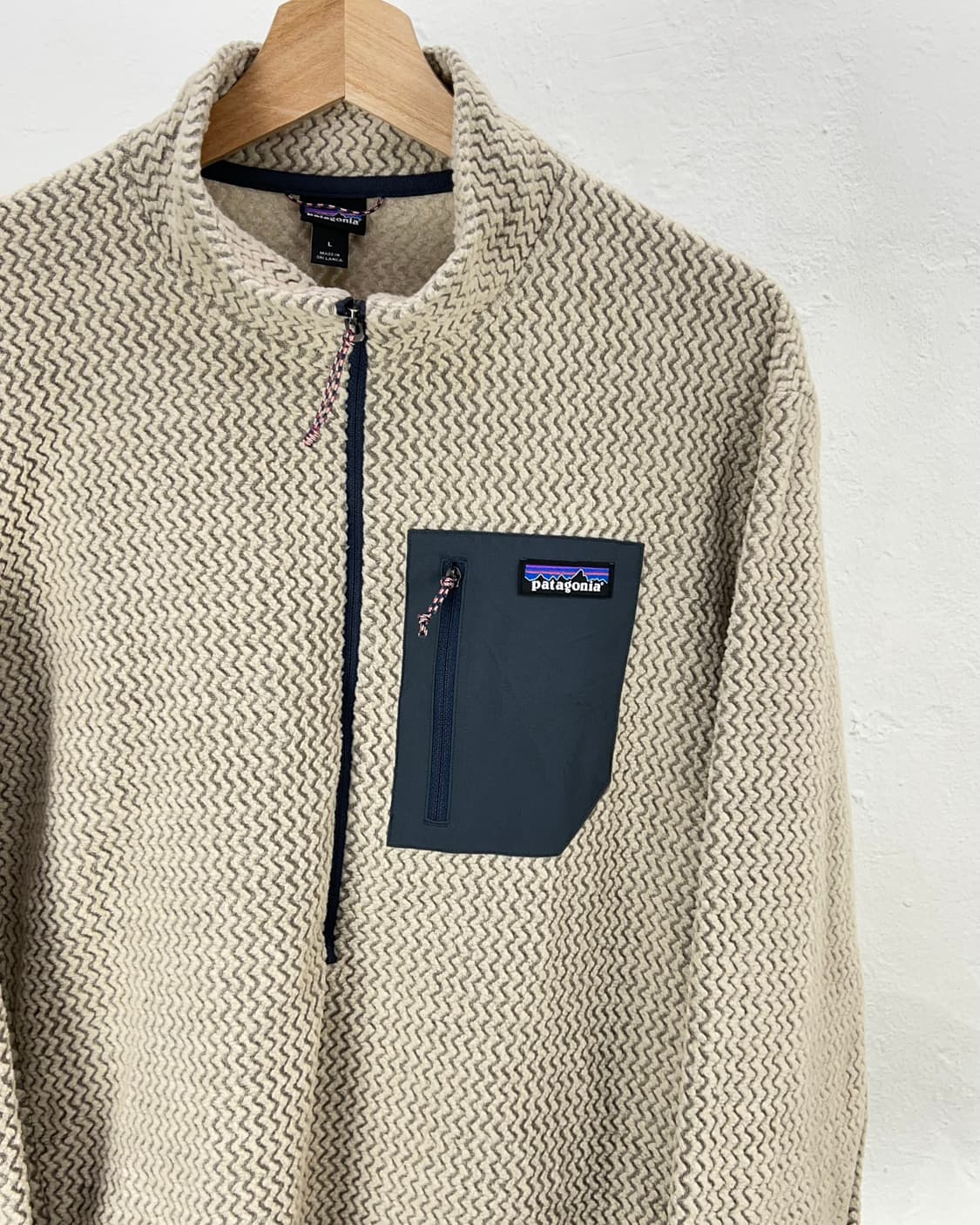 파타고니아 24fw r1 에어 탄 집 넥 오버 플리스 상품이미지3