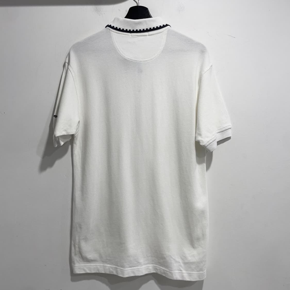 입생로랑 베이직 카라 반팔티셔츠 상품이미지3