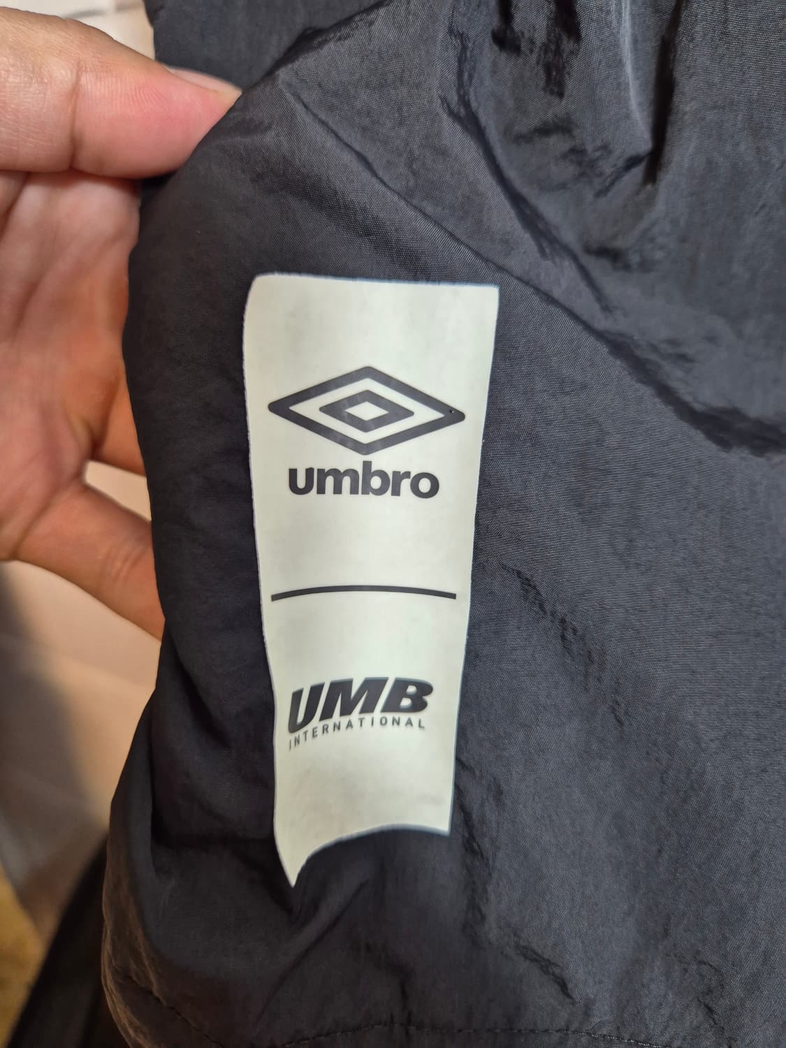 110 )엄브로 화이트 블랙 바람막이 아노락 상품이미지7