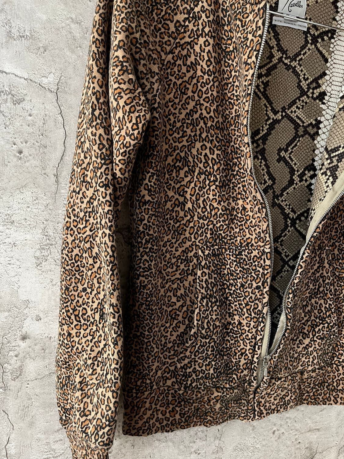 넘버나인 x 니들스 레오파드 후드집업 상품이미지3