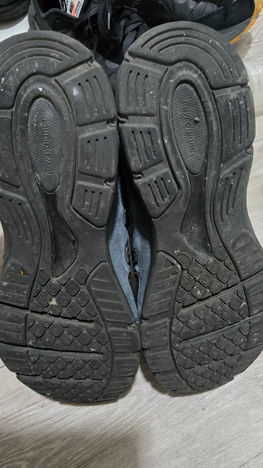 뉴발란스 990v4 자운드 네이비 상품이미지4