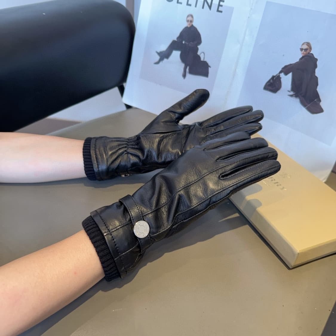 버버리 장갑 가을 겨울 보온 클래식 심플
 상품이미지2