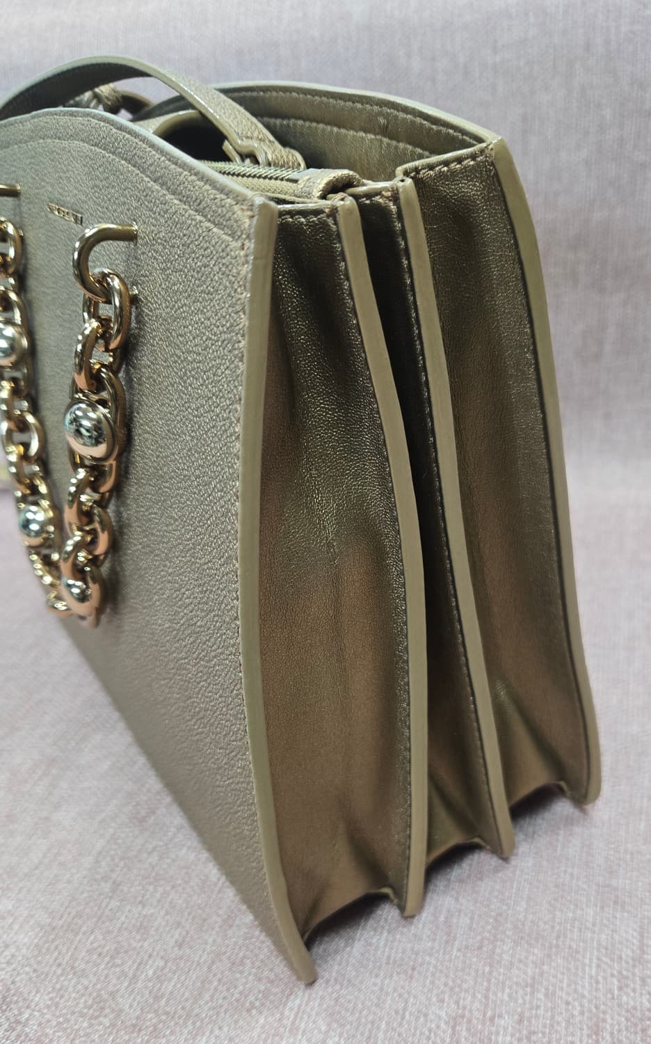 찰스앤키스 미착용 금장 체인 토트백 상품이미지2