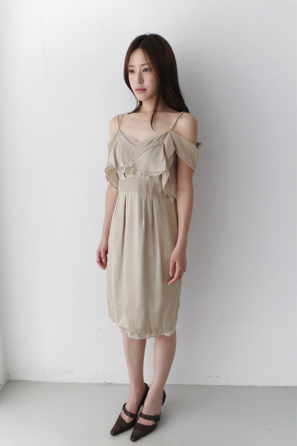 sha half off-shoulder dress 상품이미지3