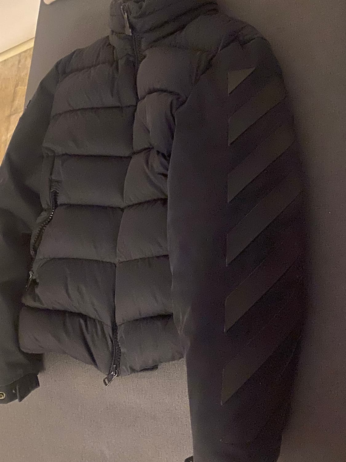 [정품] 몽클레어X오프화이트 그래픽 한정판  패딩 자켓 블랙 3 상품이미지1