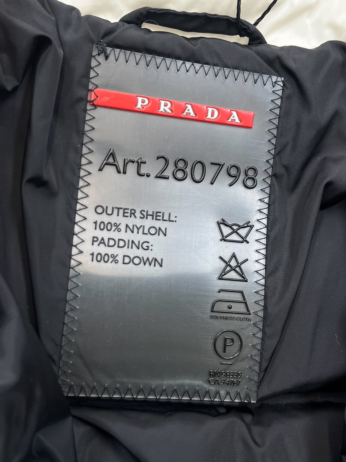 프라다 06a/w 화이트 다운 푸퍼 상품이미지8