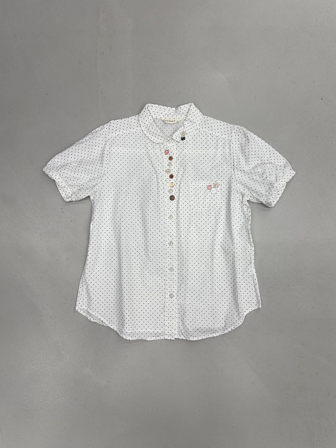 버튼 디테일 도트 반팔 셔츠 상품이미지1
