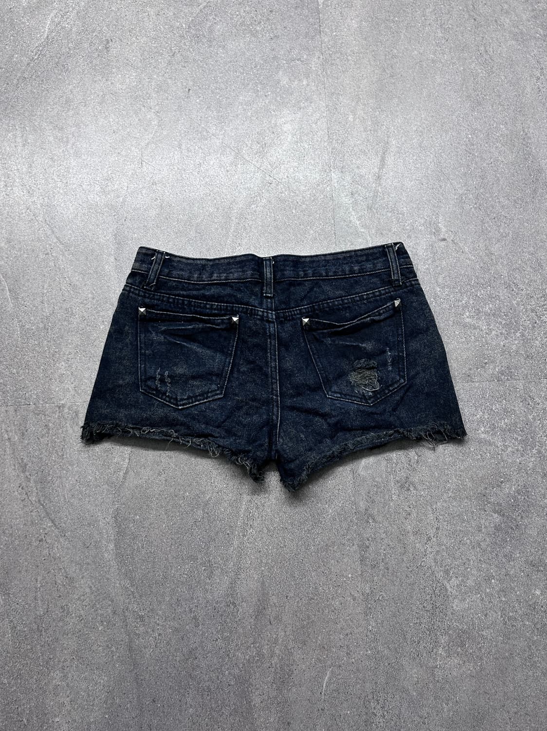 스터드 디스트레스드 블랙 데님 쇼츠 상품이미지5