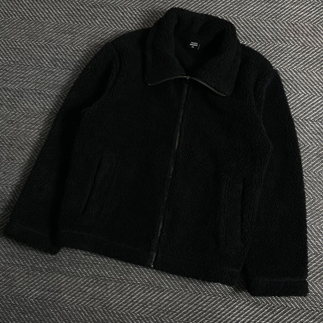 무신사스탠다드 블랙 미니멀 쉐르파 플리스 자켓y 3136 상품이미지1