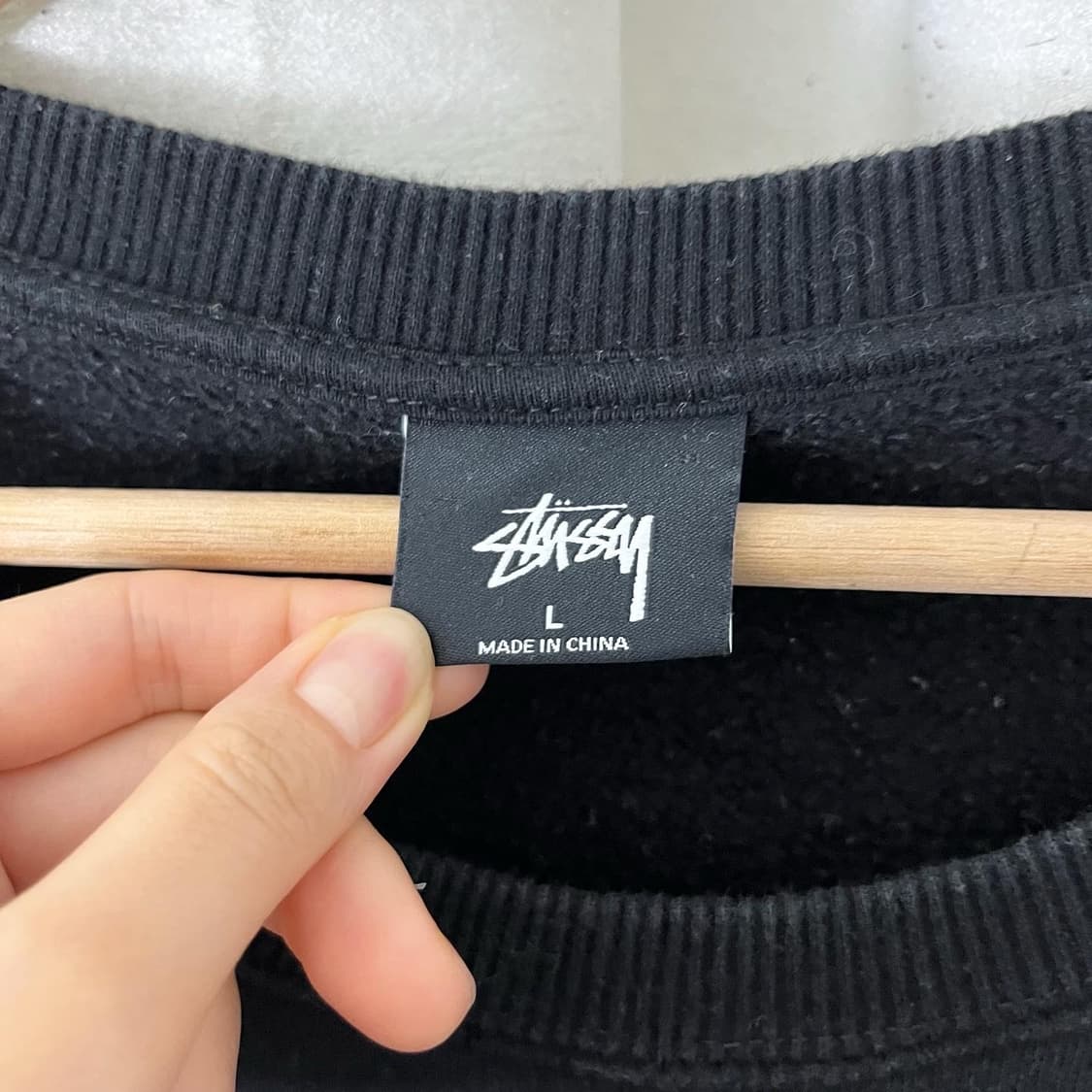 스투시 블랙 백빅로고 라운드 맨투맨 상품이미지9