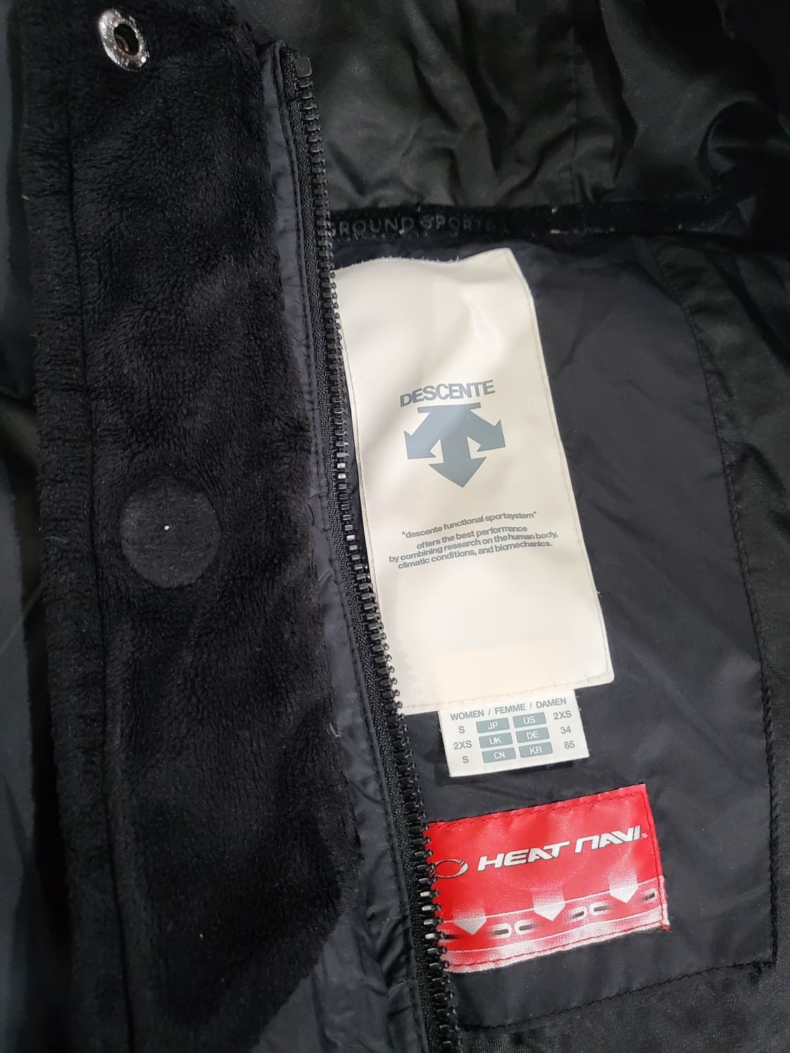 데상트 블랙 패딩자켓 상품이미지4