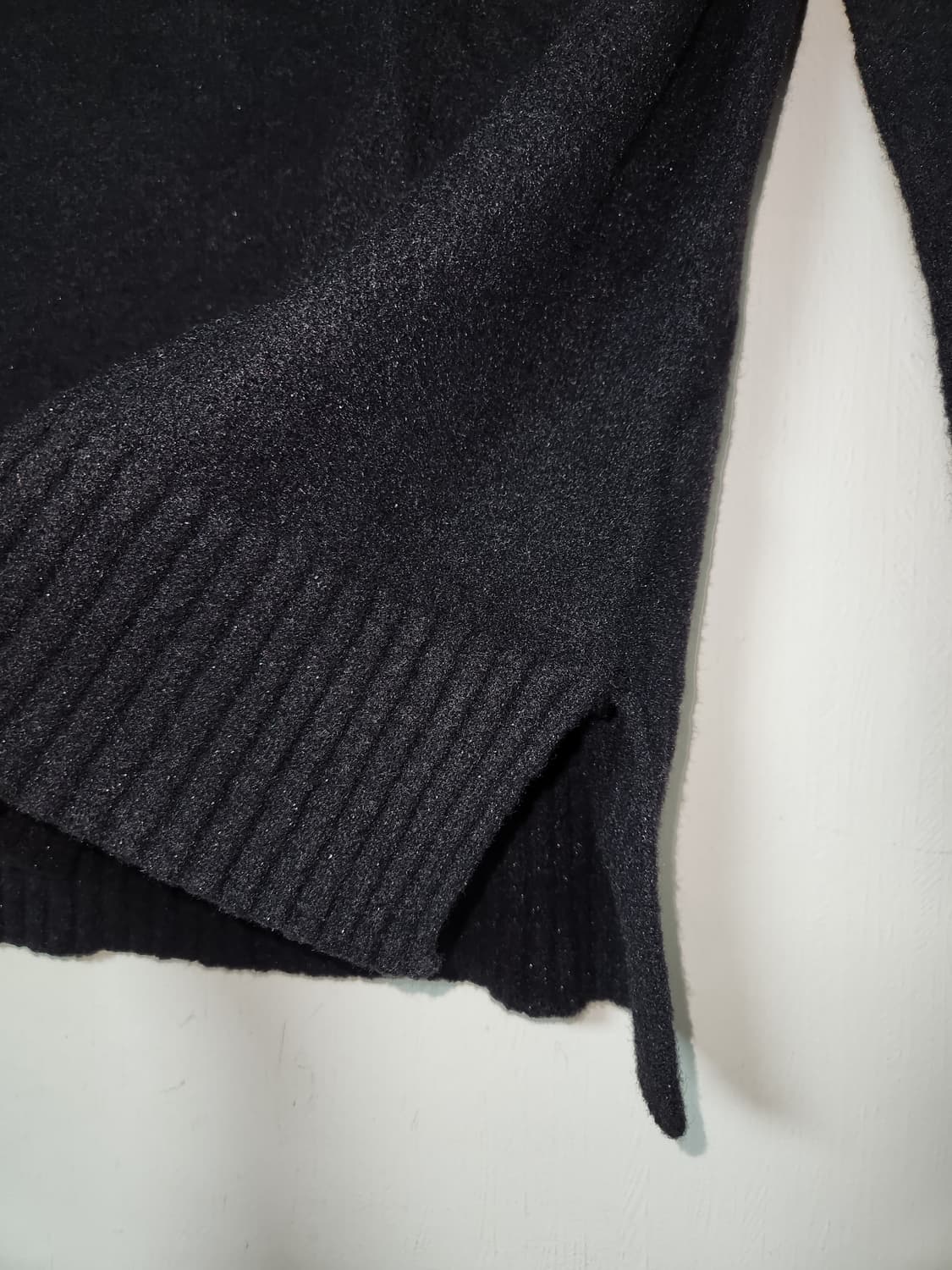 지오송지오 여성 모크넥 니트 스웨터 블랙55 상품이미지4