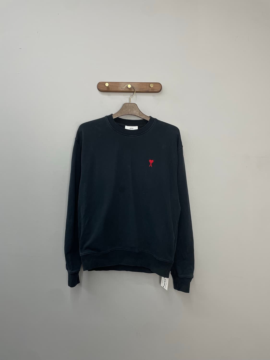 아미 하트로고 블랙 맨투맨 H1893 상품이미지2